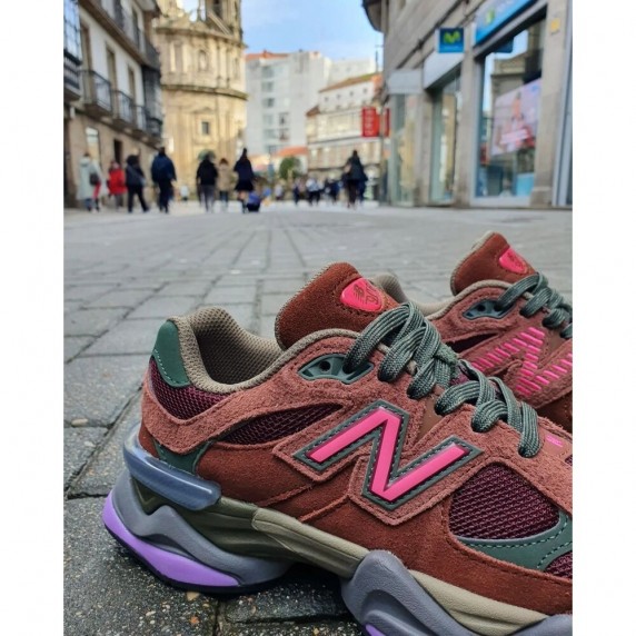 New Balance 9060 Burgundy