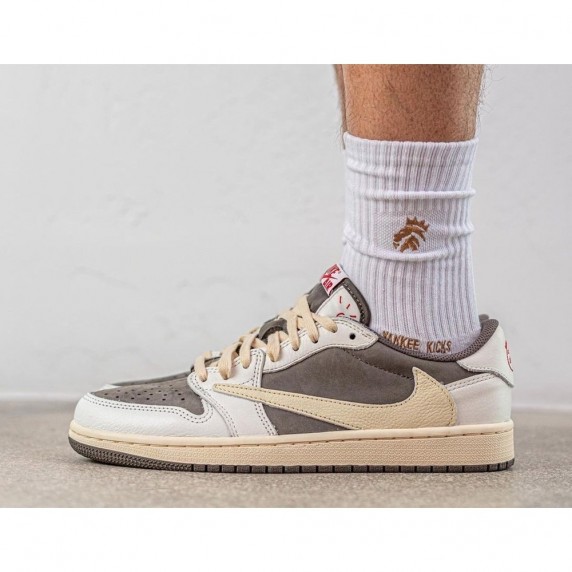 Travis Scott x Air Jordan 1 Low OG “Reverse Mocha”