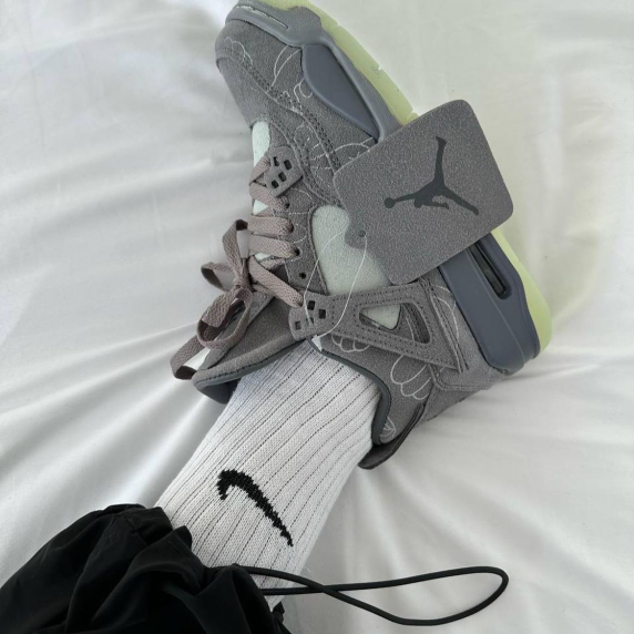 Nike Air Jordan 4 Retro x Kaws Grey