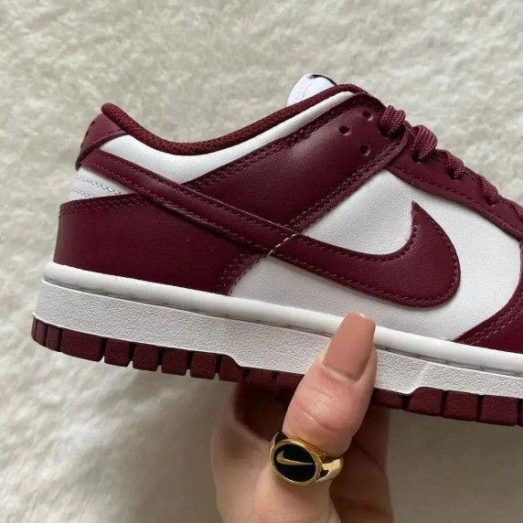 Nike Dunk Low Bordeaux