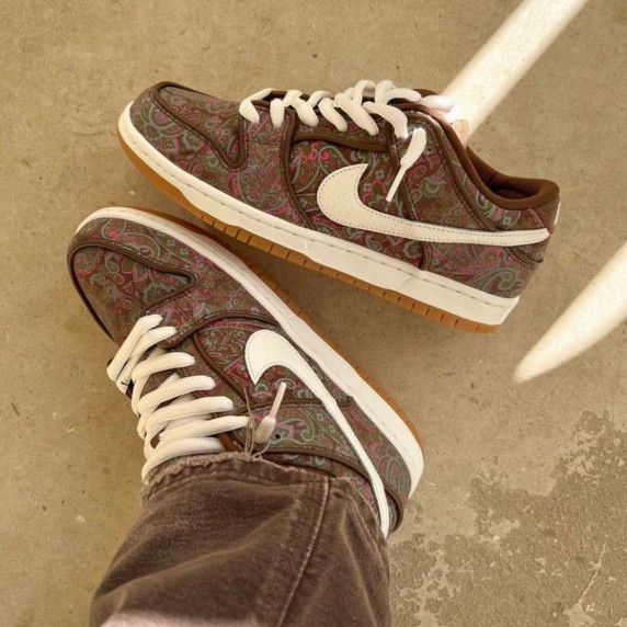 Nike SB Dunk Low Pro Paisley