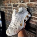 Nike Shox White and Gold Takkie