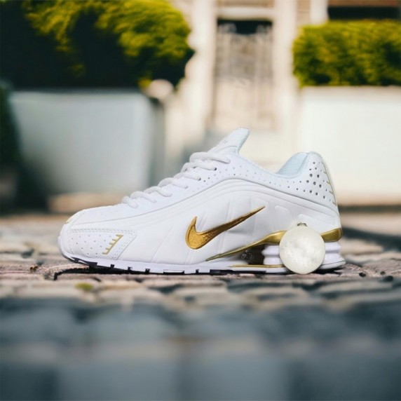 Nike Shox White and Gold Takkie