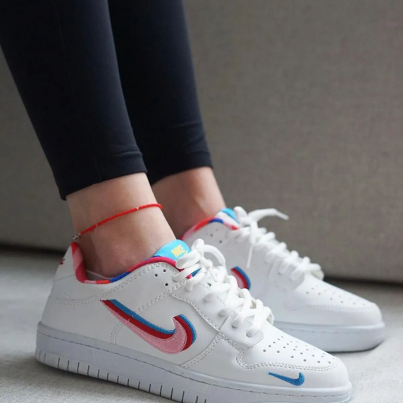 Nike SB Dunk Low Parra