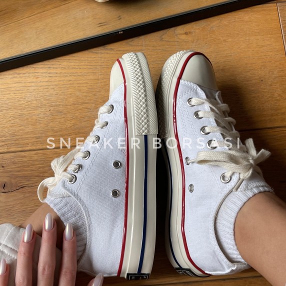 Converse Chuck Taylor All Star Classic Wide Short White