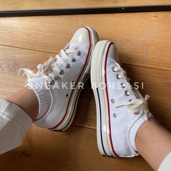 Converse Chuck Taylor All Star Classic Wide Short White