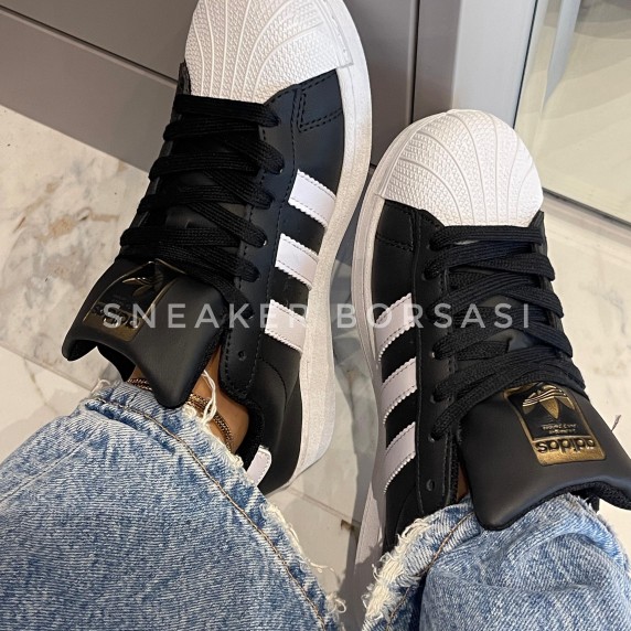 Adidas Superstar