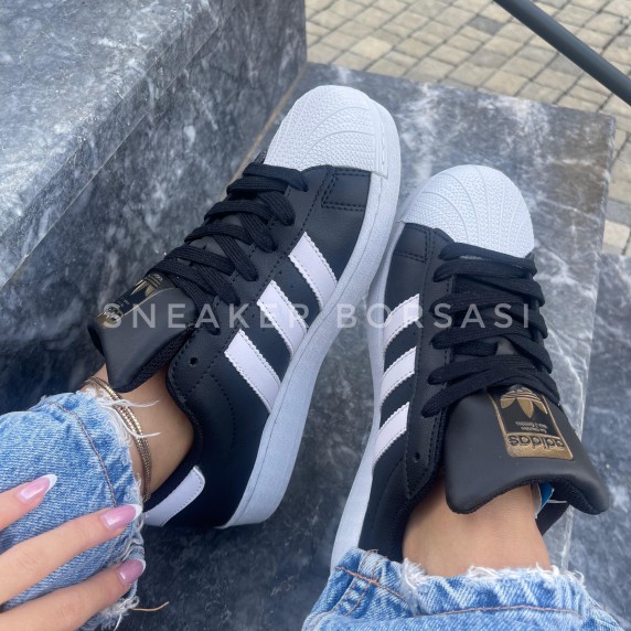 Adidas Superstar