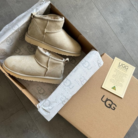 UGG Classic Ultra Mini