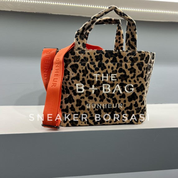 The B + Bag Bonheur Leoapard