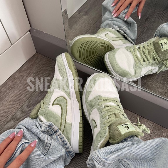 Nike Dunk Low 'Fleece Green'