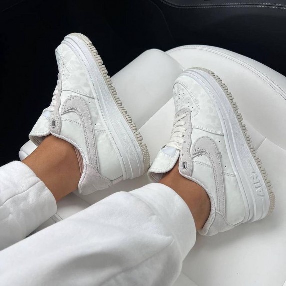 Nike Air Force 1 LUXE CO