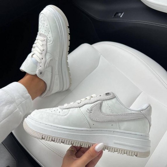 Nike Air Force 1 LUXE CO