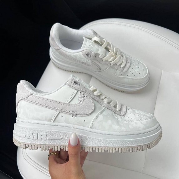 Nike Air Force 1 LUXE CO