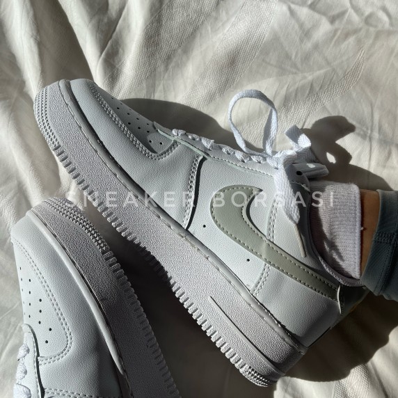 Nike Air Force 1 Essential