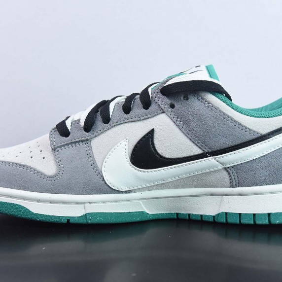 Nike SB Dunk Low SE”85 Double