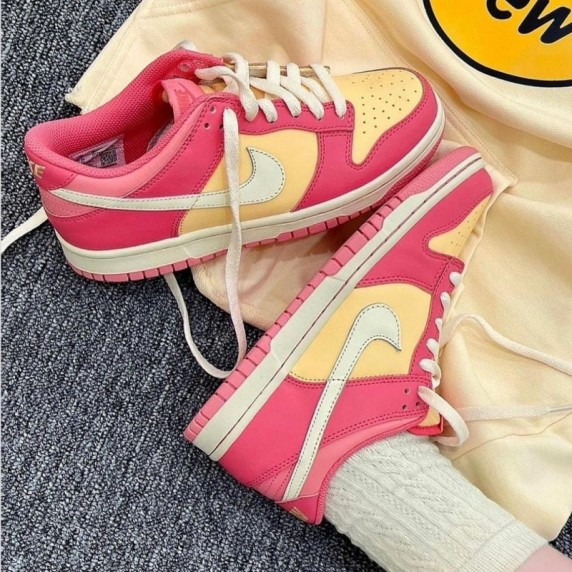 Nike Dunk Low Strawberry Peach Cream