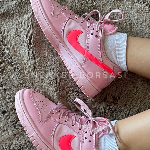 Nike Dunk Low Triple Pink