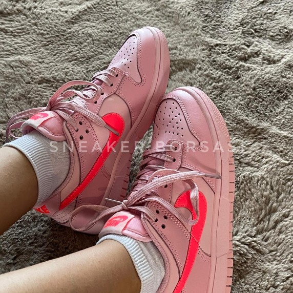 Nike Dunk Low Triple Pink