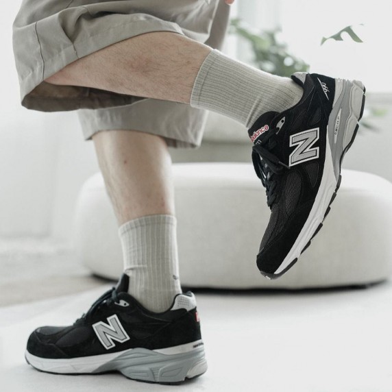 New Balance 990v3 “Kith Black”