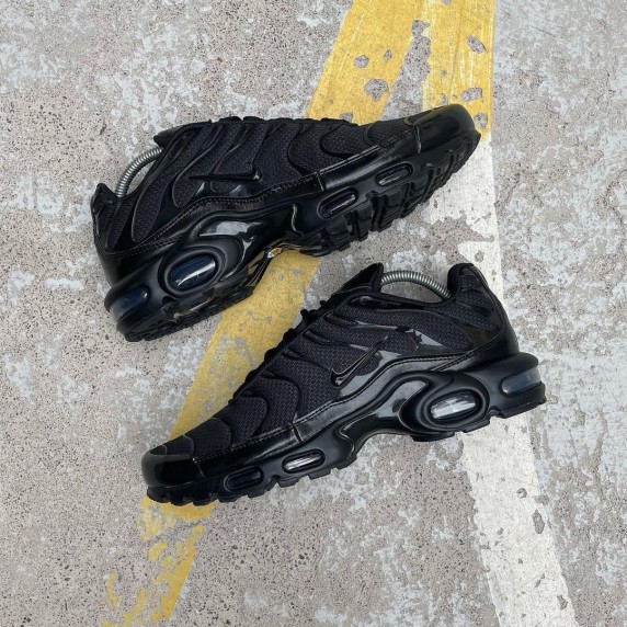 Nike Air Max Plus Triple Black