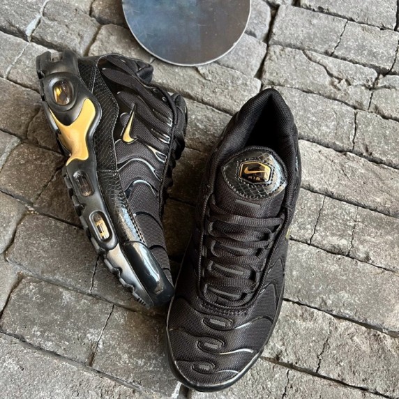 Nike Air Max Plus Black Metallic Gold