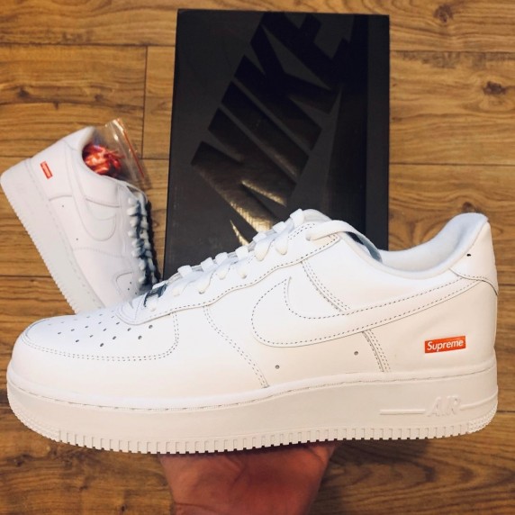 Supreme X Nike Air Force 1 Low