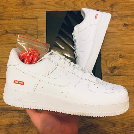 Supreme X Nike Air Force 1 Low